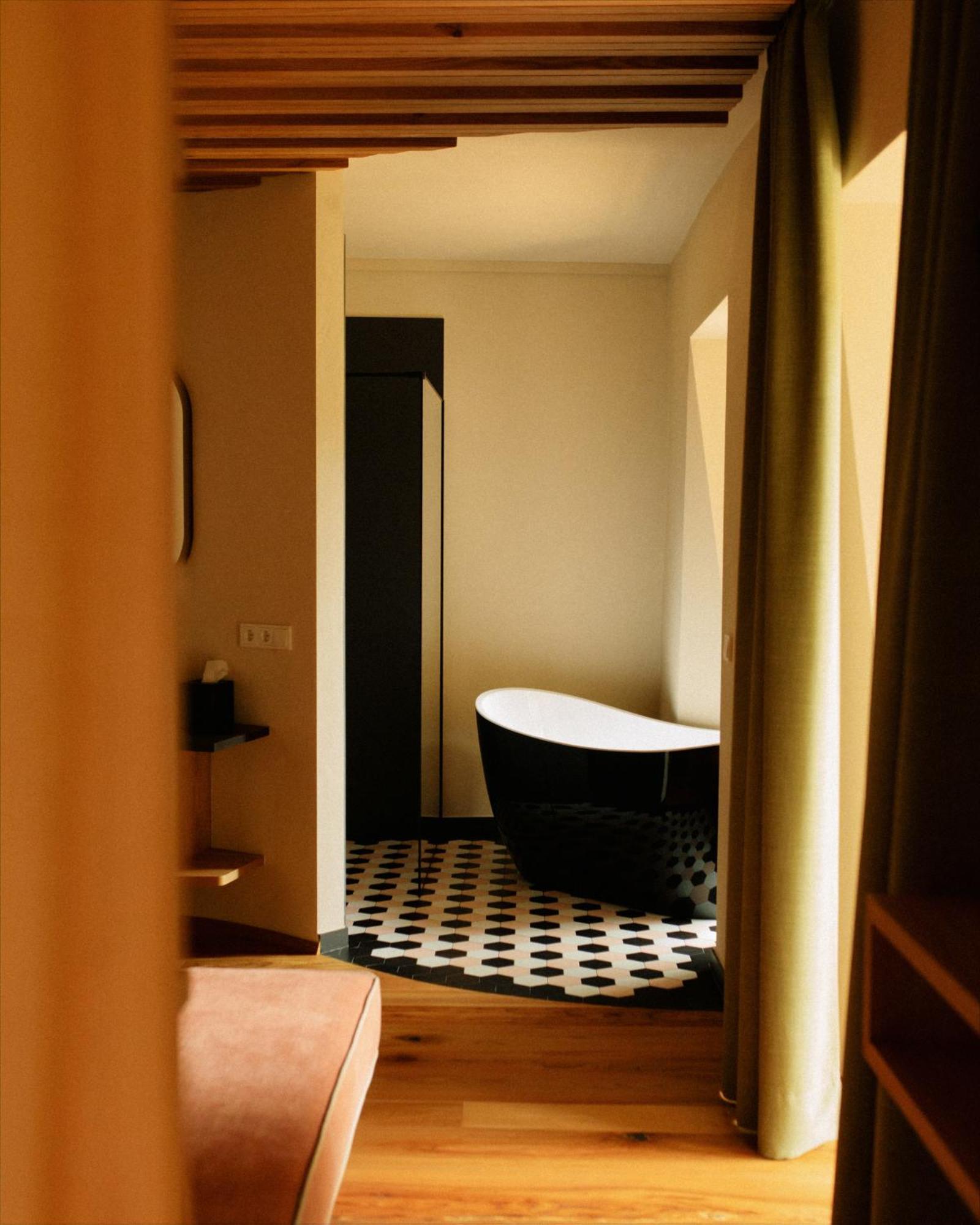 Langenmantel Historic Suites Tramin an der Weinstraße Exterior foto