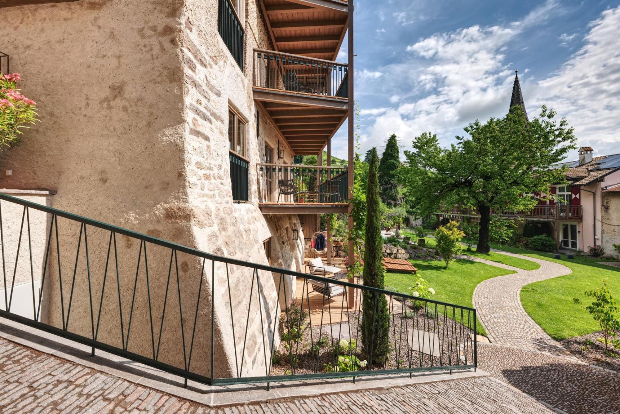 Langenmantel Historic Suites Tramin an der Weinstraße Exterior foto